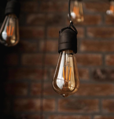 Quels sont les impacts des ampoules pour lampes grande hauteur sur différents environnements ?